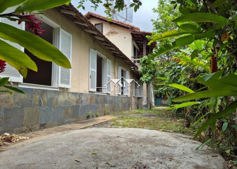 Casa à venda com 5 quartos, 250m² - Foto 3