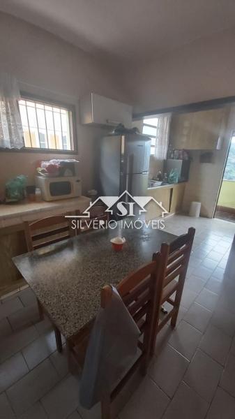 Casa à venda com 3 quartos, 220m² - Foto 3