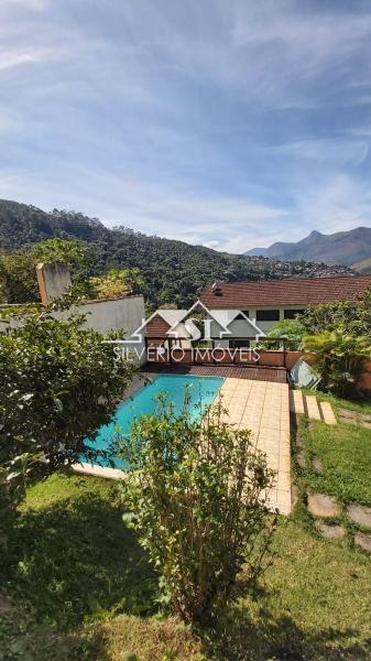 Casa à venda com 3 quartos, 220m² - Foto 8