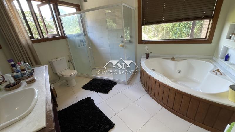 Casa à venda com 6 quartos, 363m² - Foto 5