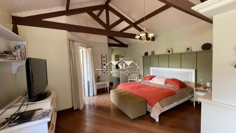 Casa à venda com 6 quartos, 363m² - Foto 8