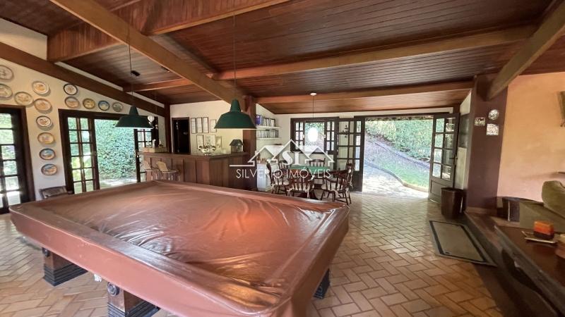 Casa à venda com 6 quartos, 363m² - Foto 9