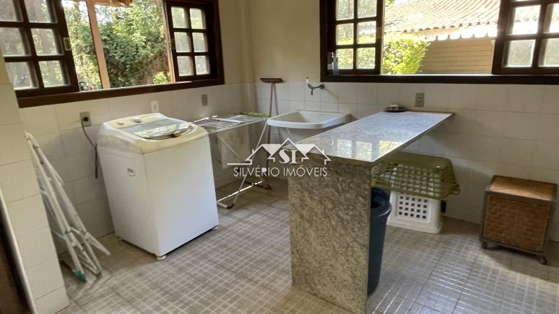 Casa à venda com 6 quartos, 363m² - Foto 14