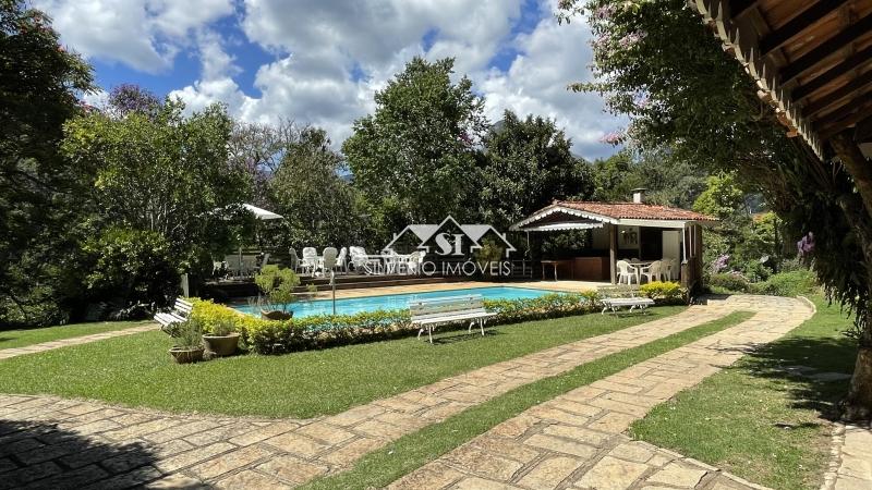 Casa à venda com 6 quartos, 363m² - Foto 17