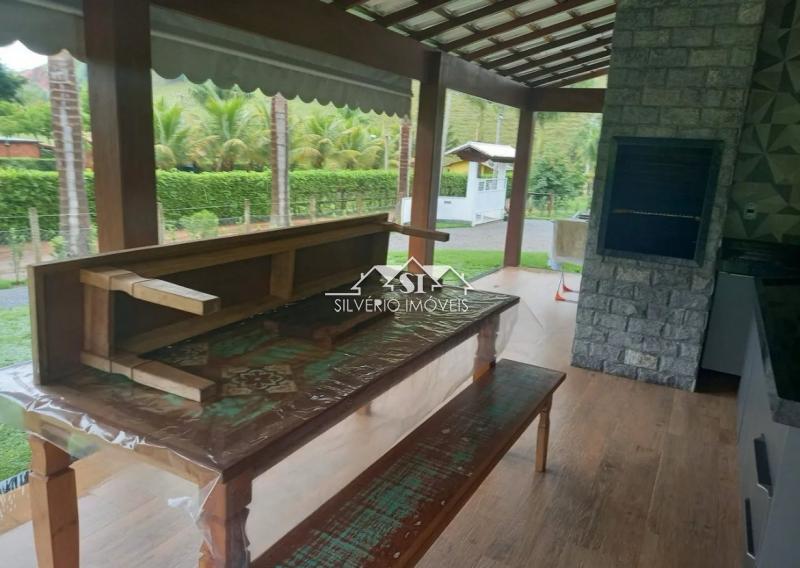 Casa à venda com 3 quartos, 166m² - Foto 4