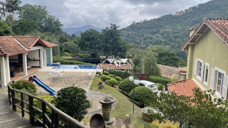 Casa em Nogueira - Petrópolis/RJ  - 4 Quartos