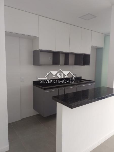 Apartamento para alugar com 2 quartos, 76m² - Foto 6