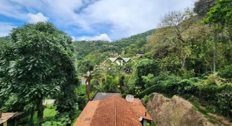 Casa à venda com 5 quartos, 200m² - Foto 8