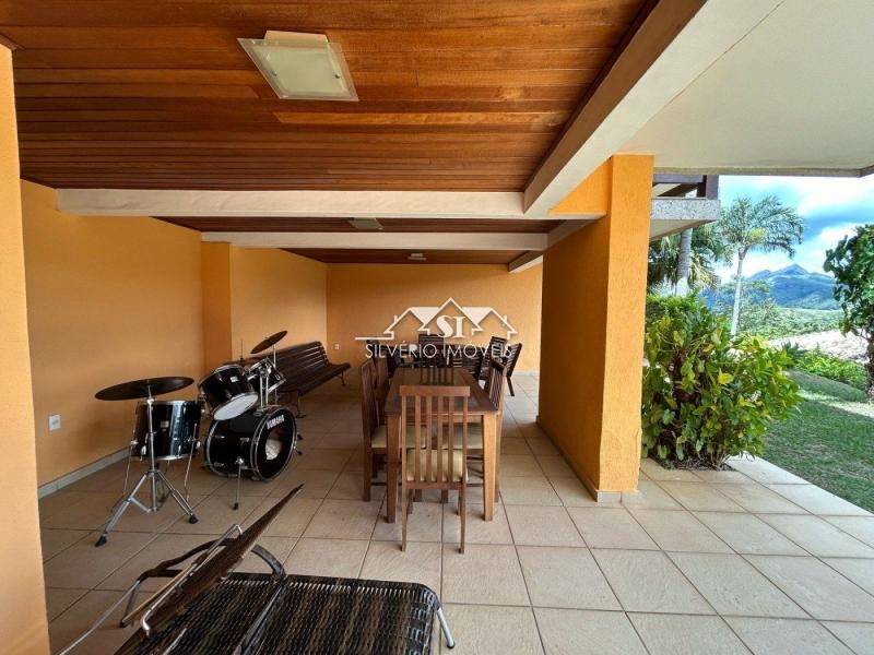 Casa à venda com 4 quartos, 285m² - Foto 2
