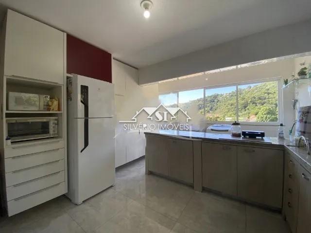 Casa à venda com 2 quartos, 150m² - Foto 4