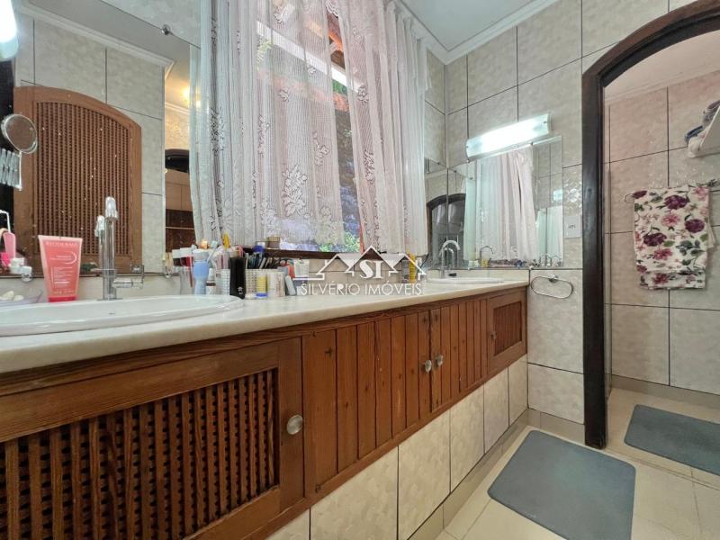 Casa à venda com 4 quartos, 587m² - Foto 26