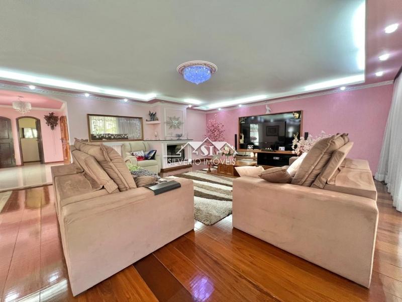 Casa à venda com 4 quartos, 587m² - Foto 2