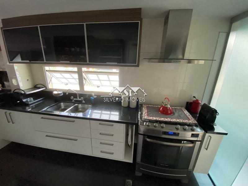 Casa à venda com 4 quartos, 420m² - Foto 9