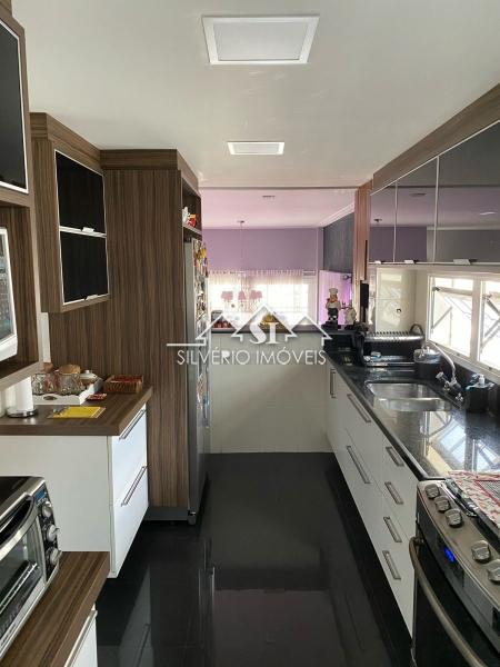 Casa à venda com 4 quartos, 420m² - Foto 8