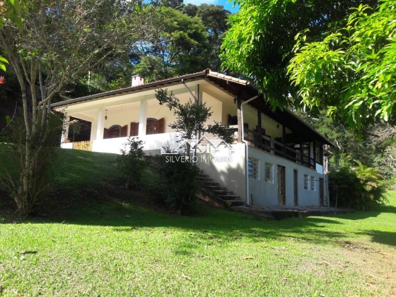 Casa à venda e aluguel com 4 quartos, 250m² - Foto 3