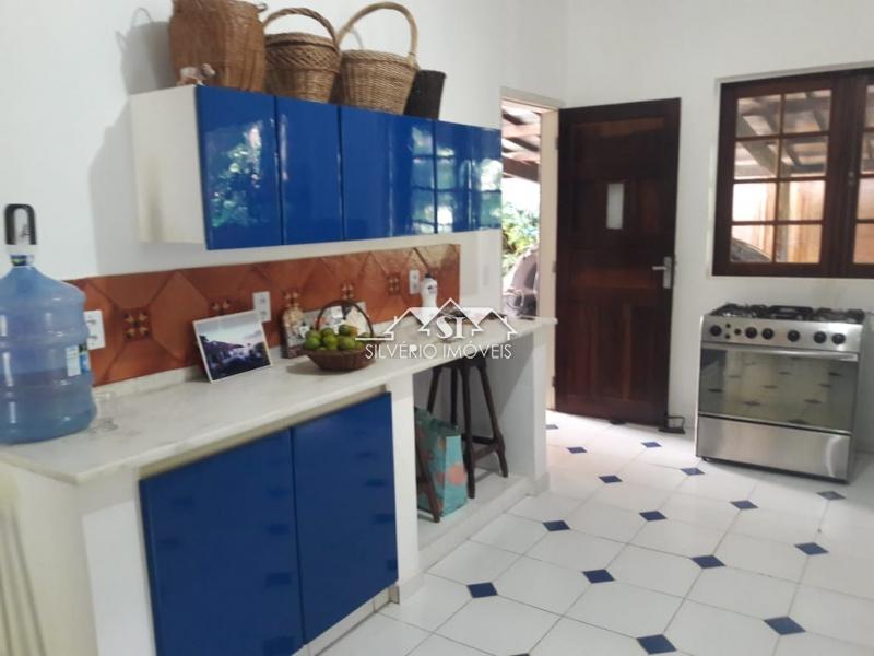 Casa à venda e aluguel com 4 quartos, 250m² - Foto 11