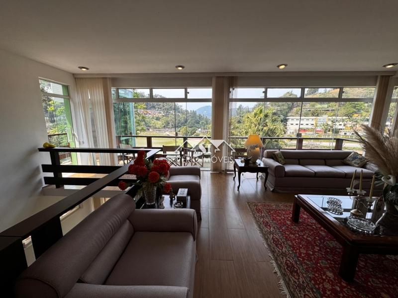 Casa à venda com 6 quartos, 700m² - Foto 4