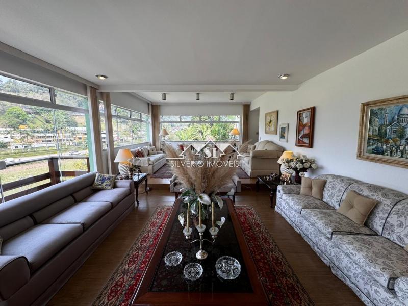 Casa à venda com 6 quartos, 700m² - Foto 11