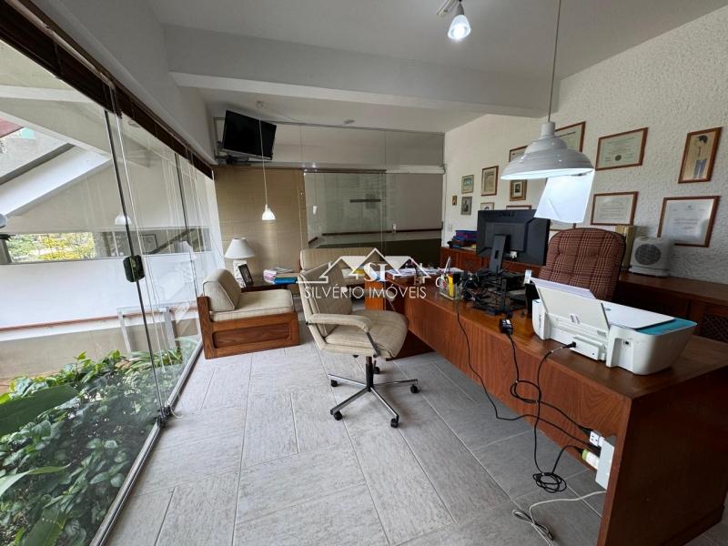 Casa à venda com 6 quartos, 700m² - Foto 12
