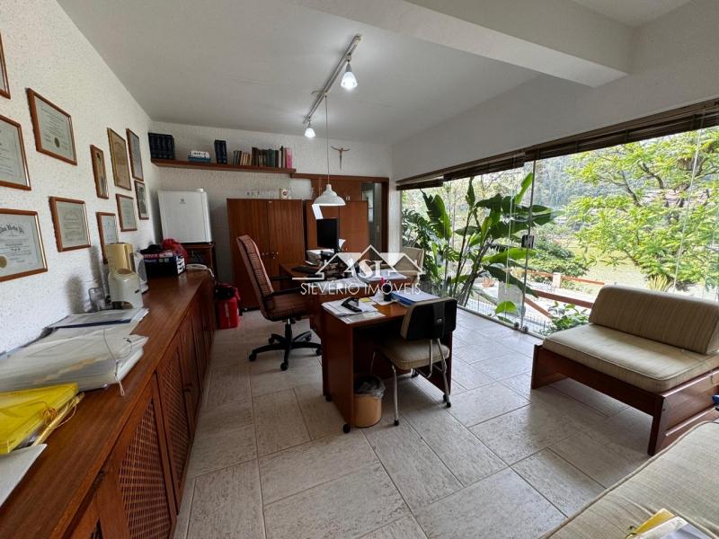 Casa à venda com 6 quartos, 700m² - Foto 14