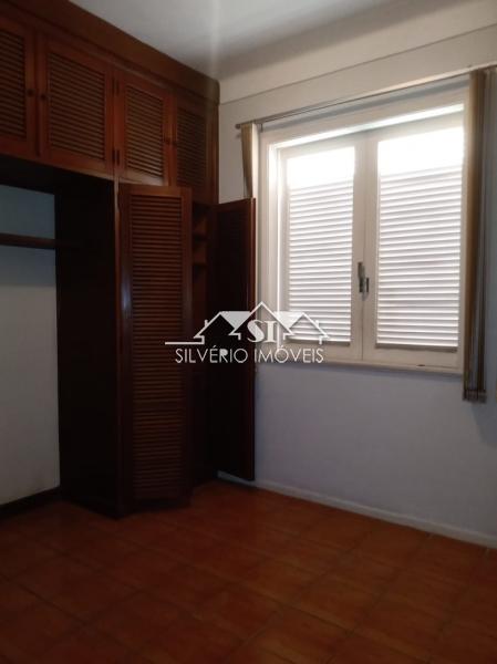 Casa à venda com 4 quartos, 200m² - Foto 11
