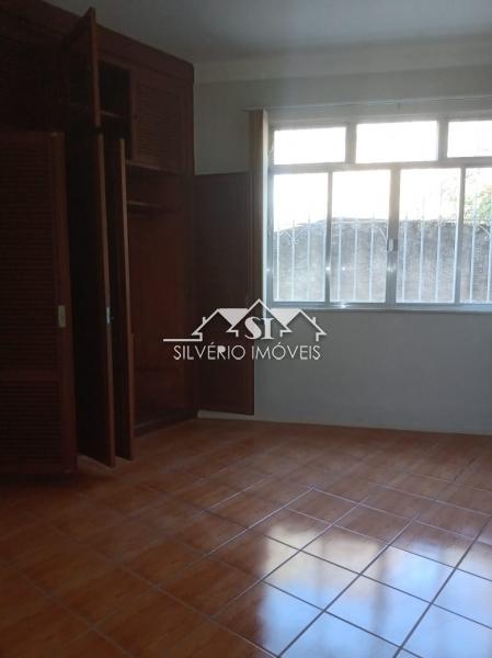 Casa à venda com 4 quartos, 200m² - Foto 13