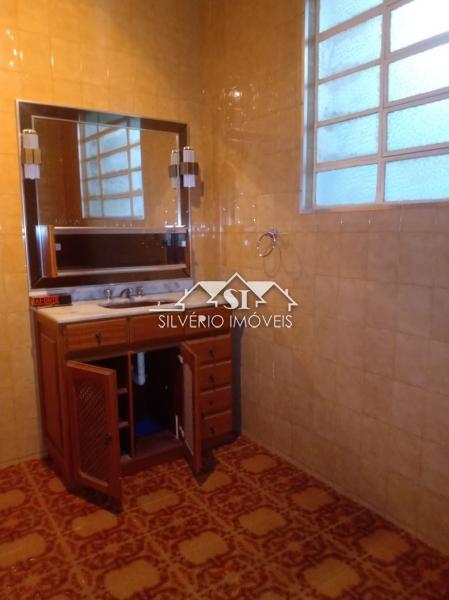 Casa à venda com 4 quartos, 200m² - Foto 15