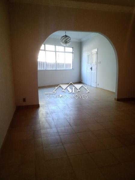 Casa à venda com 4 quartos, 200m² - Foto 8
