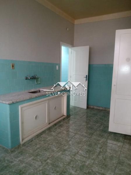 Casa à venda com 4 quartos, 200m² - Foto 16