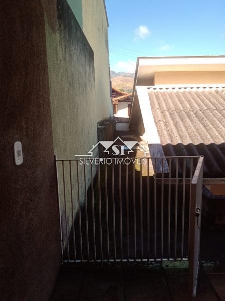 Casa à venda com 4 quartos, 200m² - Foto 21