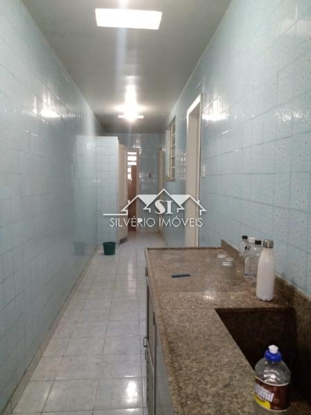 Casa à venda com 4 quartos, 200m² - Foto 18