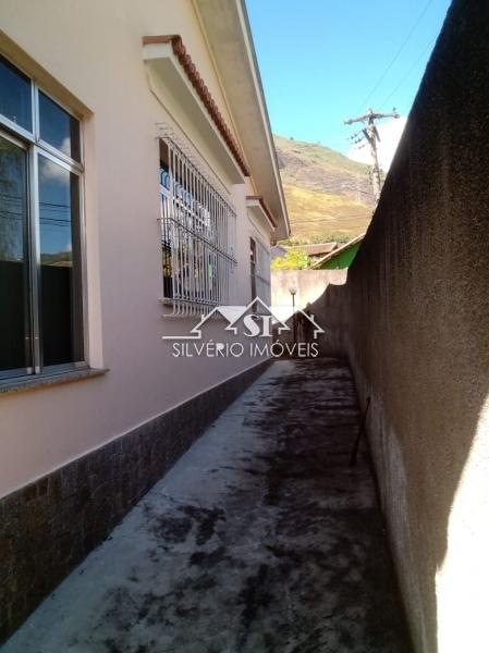 Casa à venda com 4 quartos, 200m² - Foto 20