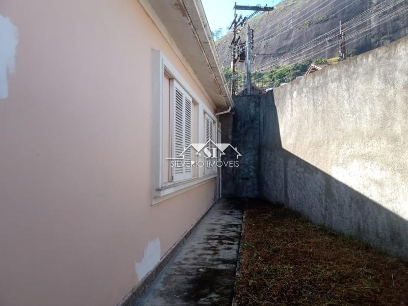 Casa à venda com 4 quartos, 200m² - Foto 22