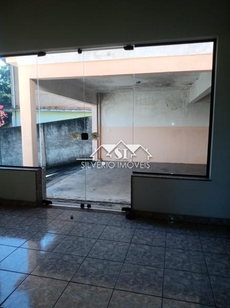 Casa à venda com 4 quartos, 200m² - Foto 3
