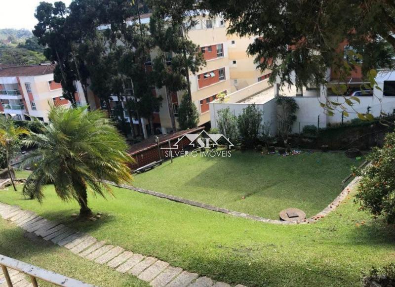 Casa à venda com 5 quartos, 230m² - Foto 2