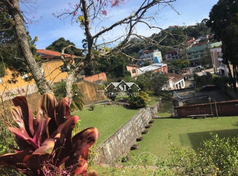 Casa à venda com 5 quartos, 230m² - Foto 8