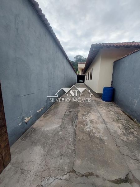 Casa à venda com 3 quartos, 230m² - Foto 29