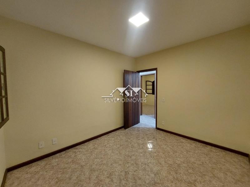 Casa à venda com 3 quartos, 230m² - Foto 14