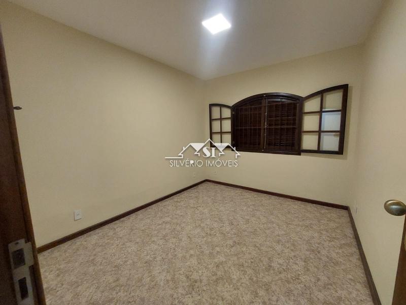 Casa à venda com 3 quartos, 230m² - Foto 15