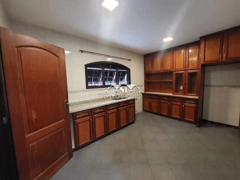 Casa à venda com 3 quartos, 230m² - Foto 19