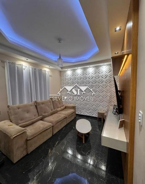 Casa à venda com 3 quartos, 80m² - Foto 1