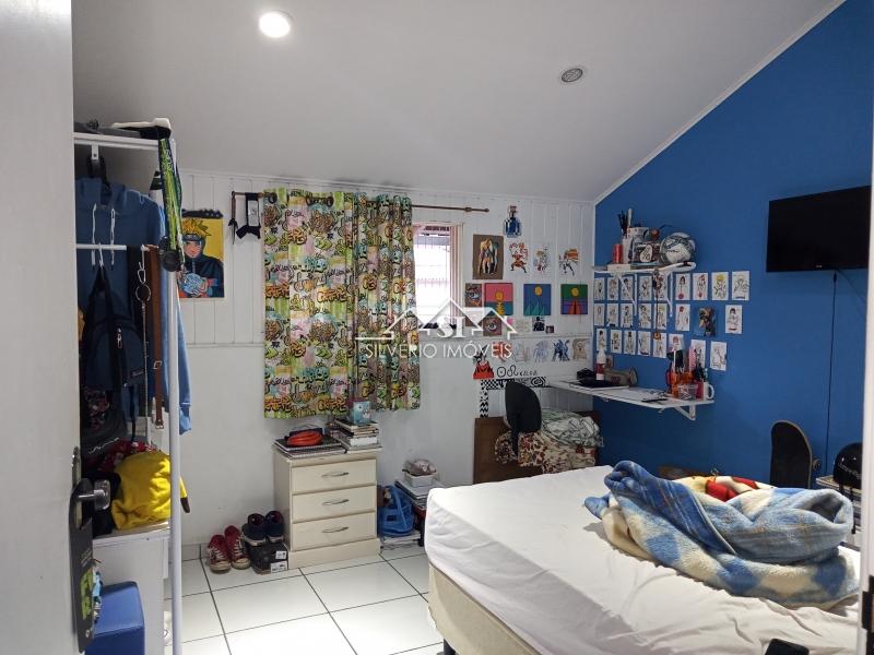 Casa à venda com 5 quartos, 230m² - Foto 3