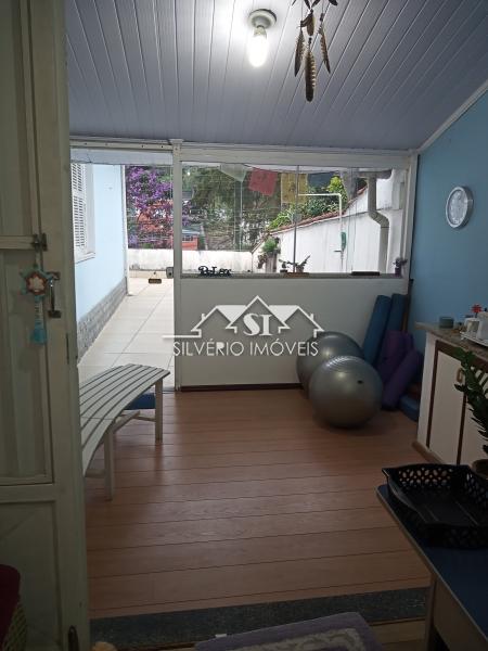 Casa à venda com 5 quartos, 230m² - Foto 9