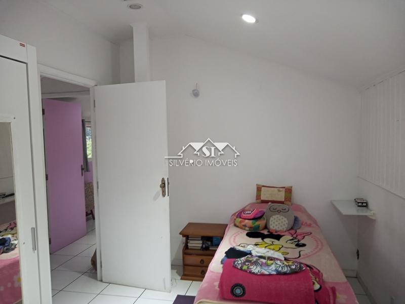 Casa à venda com 5 quartos, 230m² - Foto 16