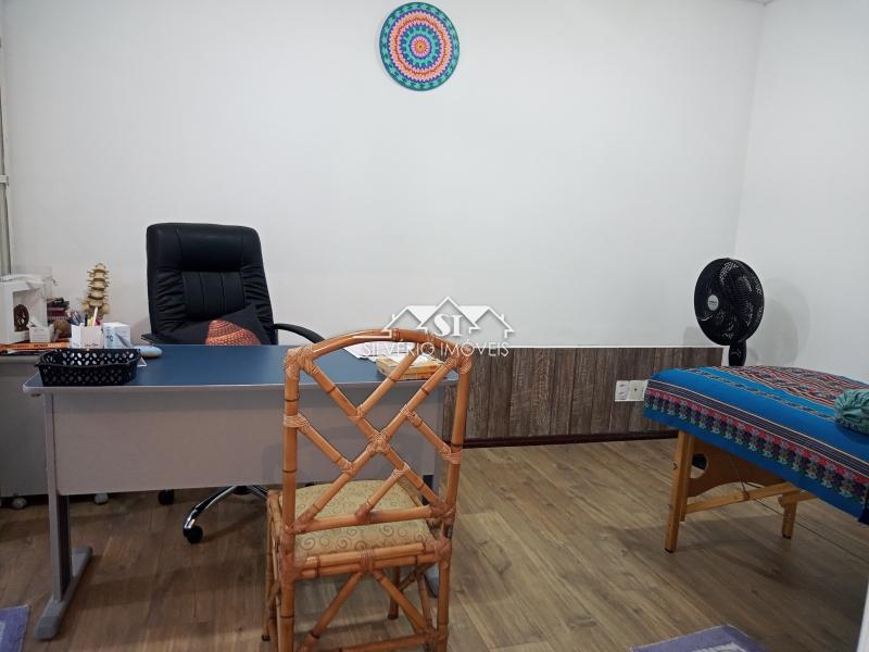 Casa à venda com 5 quartos, 230m² - Foto 22