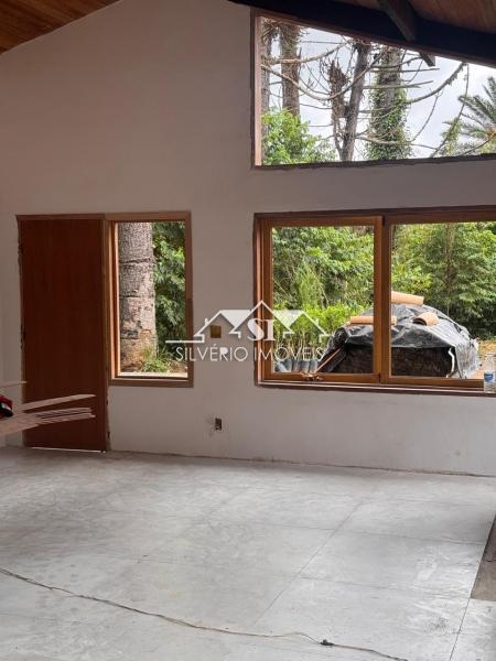 Casa à venda com 3 quartos, 225m² - Foto 8