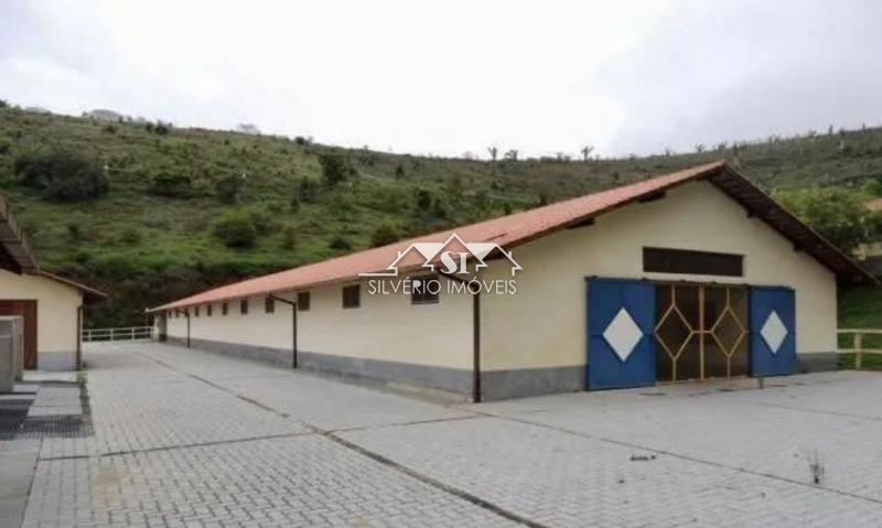 Fazenda à venda com 10 quartos, 8000m² - Foto 8