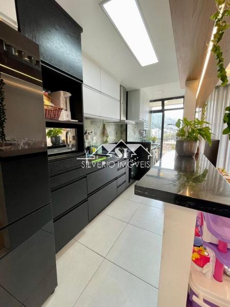 Apartamento à venda com 3 quartos, 165m² - Foto 15