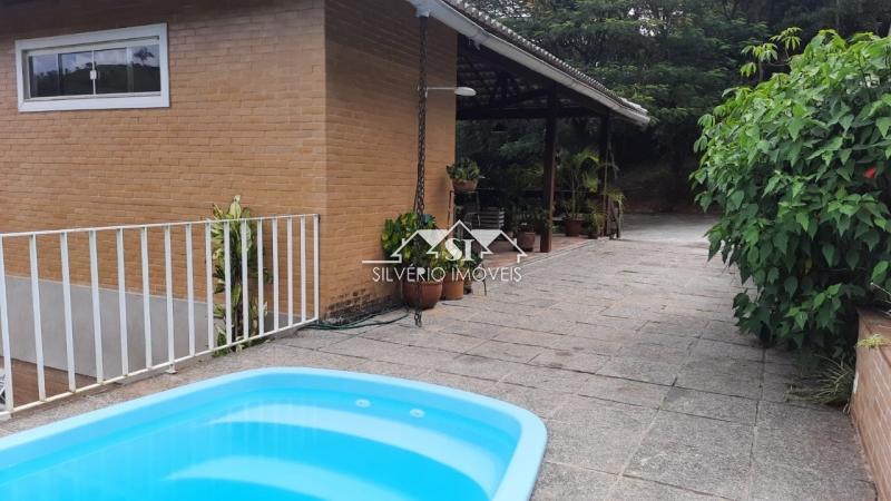 Casa à venda com 6 quartos, 480m² - Foto 4