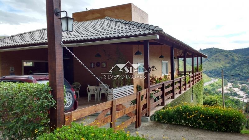 Casa à venda com 6 quartos, 480m² - Foto 2
